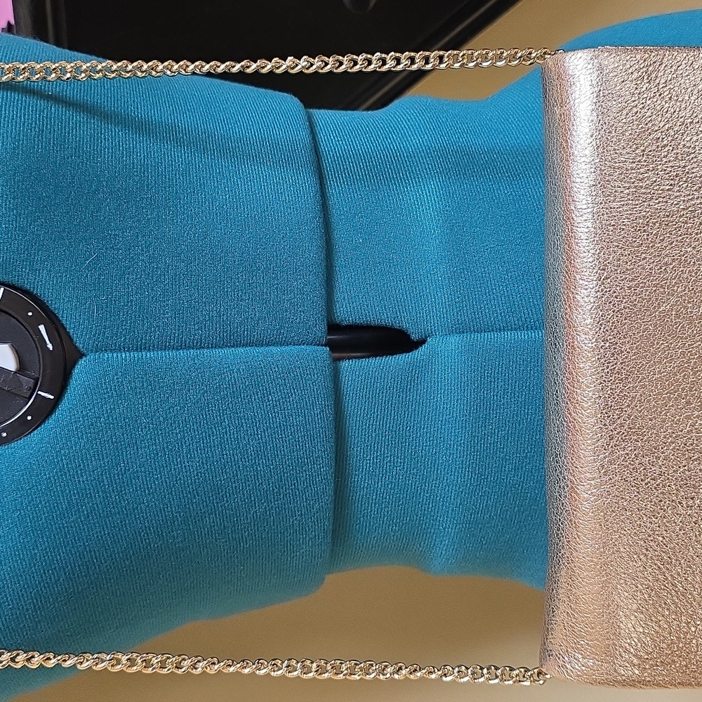 NWOT Henri Bendel Gold Clutch With Chain - Picture 3 of 11
